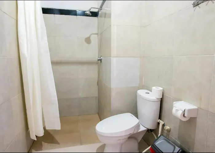 Ocean House/blue. By Walk To The Beach! Guest house