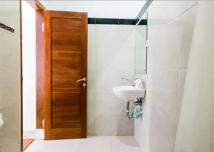 Ocean House/blue. By Walk To The Beach! Guest house Canggu (Bali)