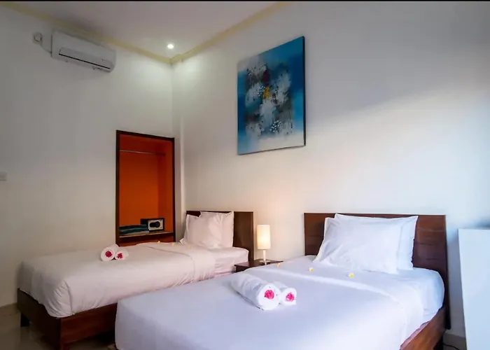 Ocean House/blue. By Walk To The Beach! Guest house